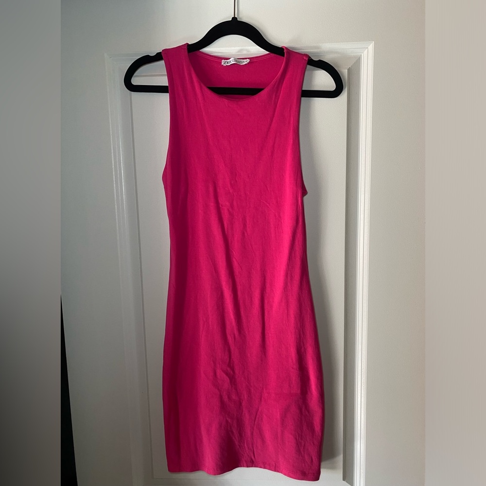 ZARA Fitted Dress in Fuchsia Size Medium